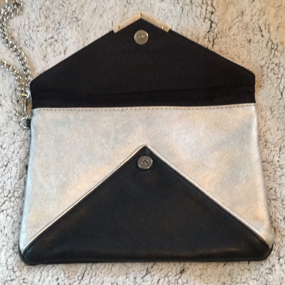 ✨2/$15 {Express} clutch/wristlet - Picture 3 of 7